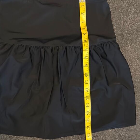 Island Escape Black Bubble Swim Skort size medium - Picture 7 of 7